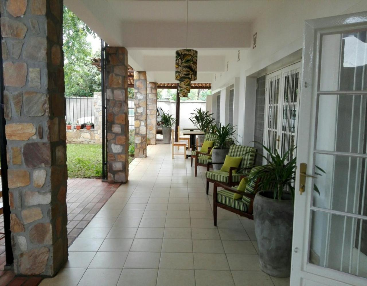 Urban Lodge Bujumbura Buitenkant foto