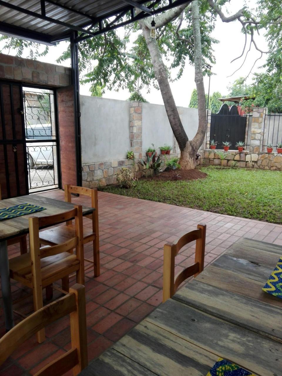Urban Lodge Bujumbura Buitenkant foto