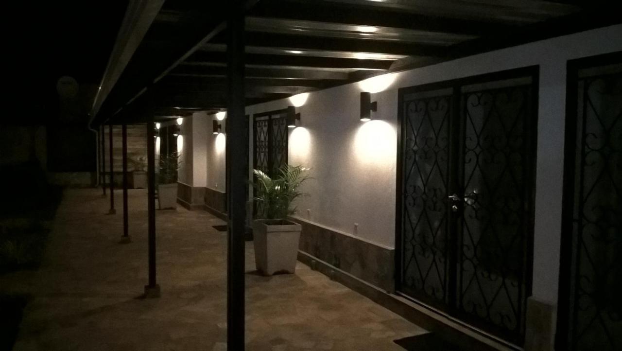 Urban Lodge Bujumbura Buitenkant foto
