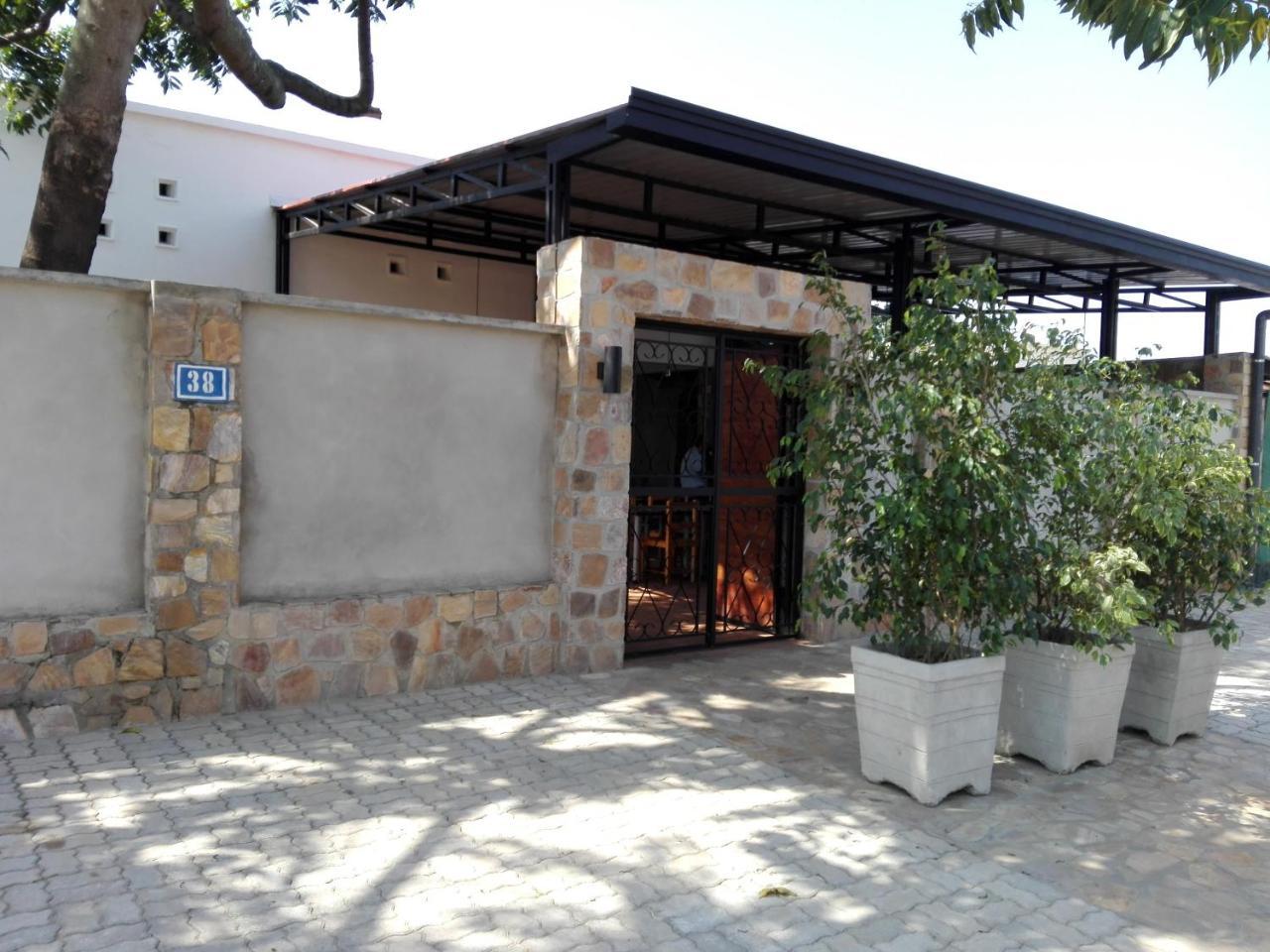 Urban Lodge Bujumbura Buitenkant foto