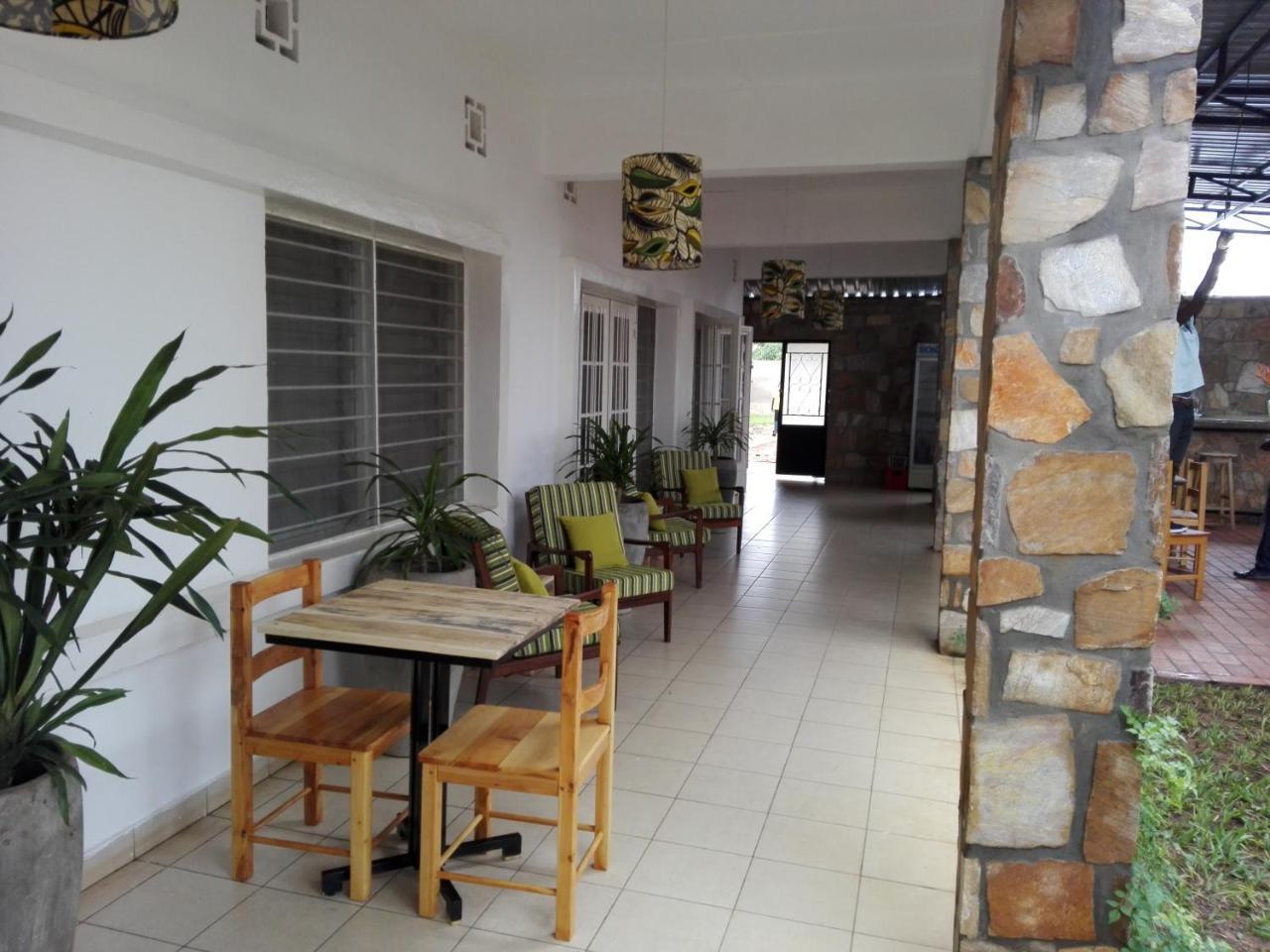 Urban Lodge Bujumbura Buitenkant foto