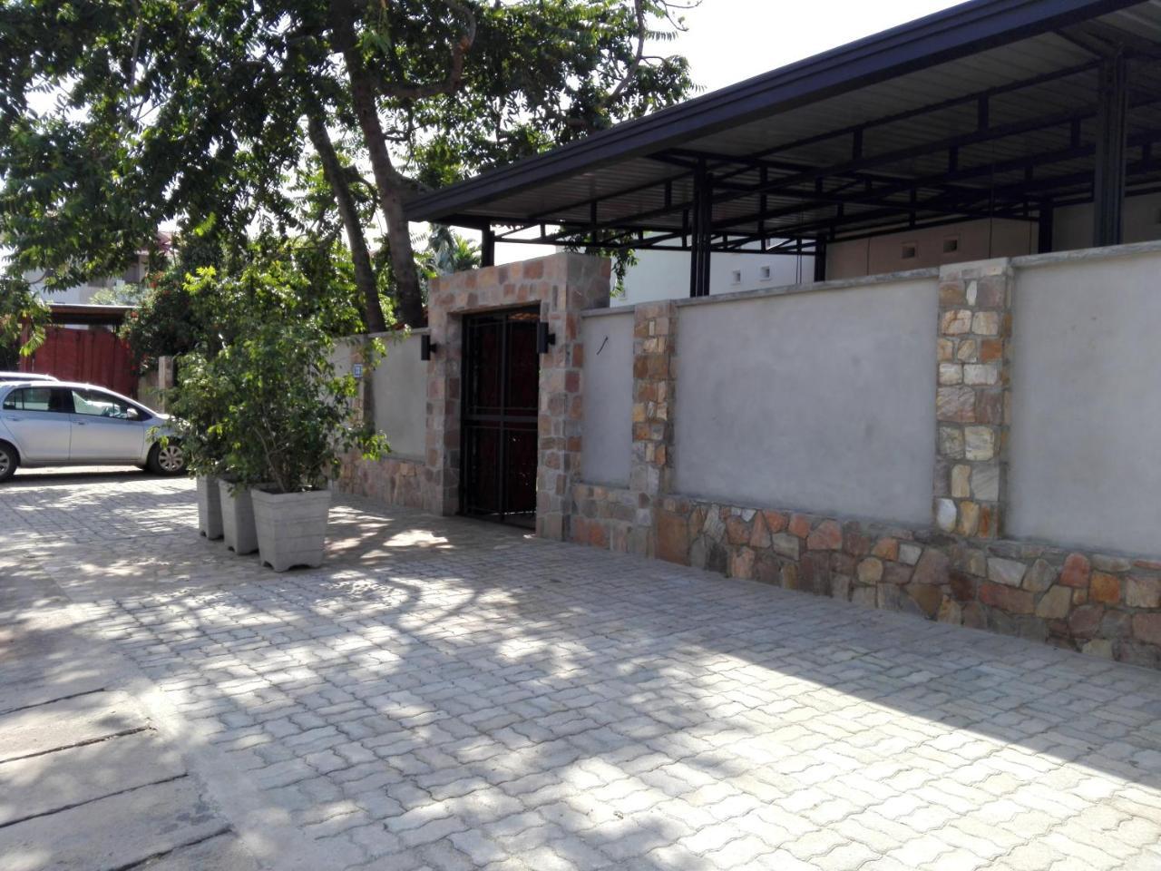 Urban Lodge Bujumbura Buitenkant foto