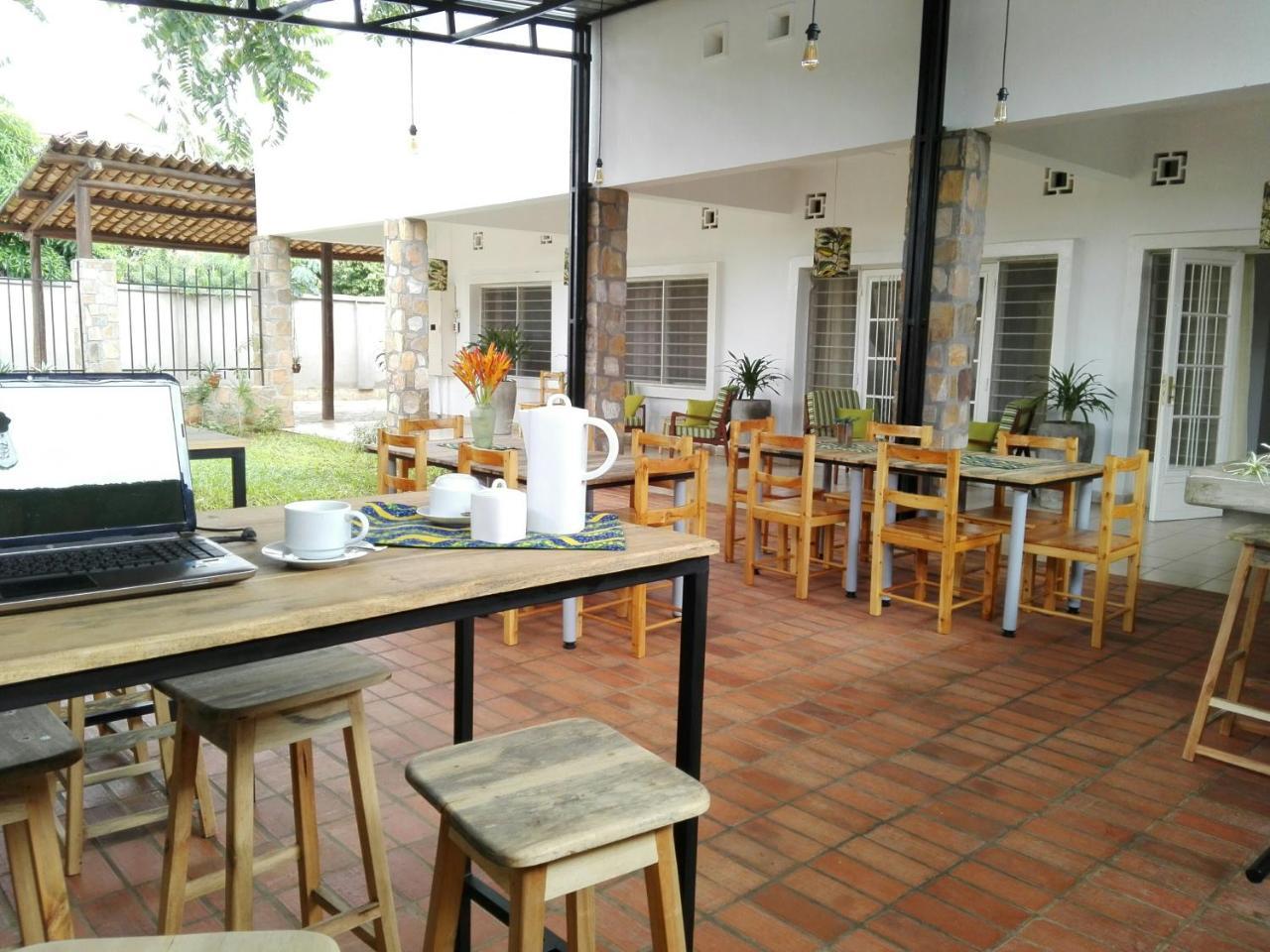 Urban Lodge Bujumbura Buitenkant foto